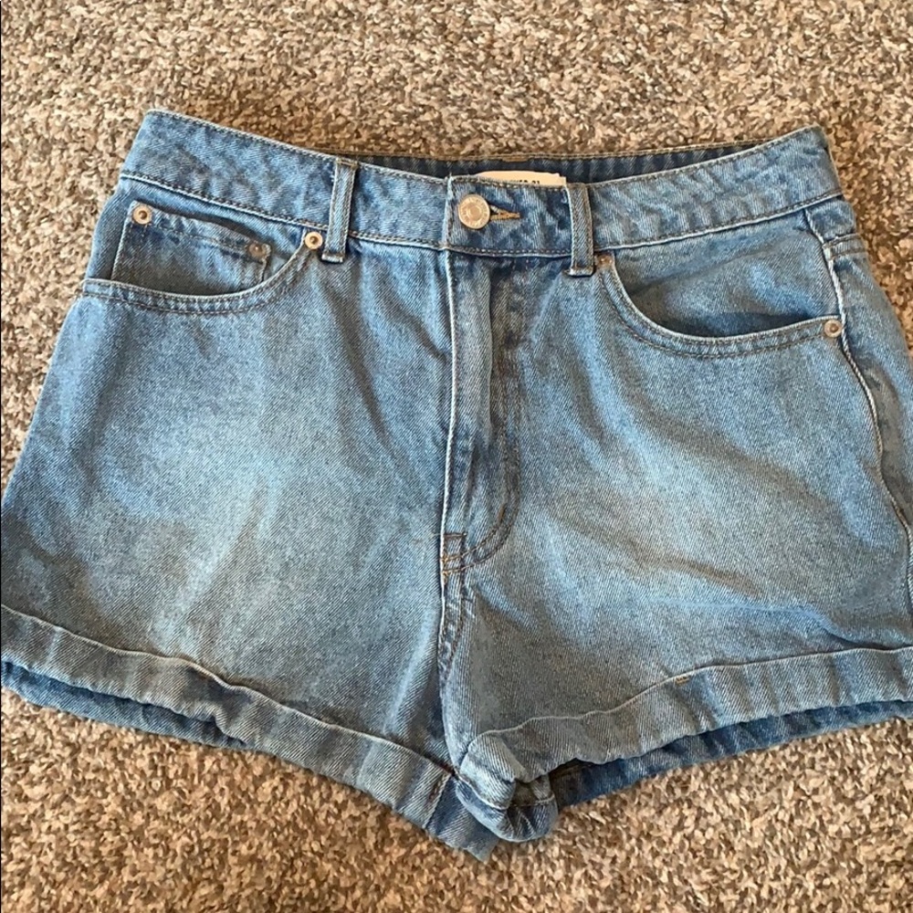 Cuffed hem shorts
